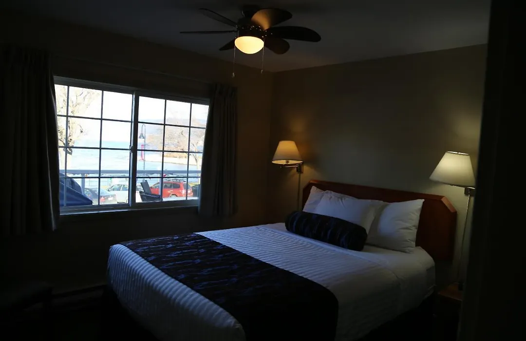 Slumberlodge Hotel-1